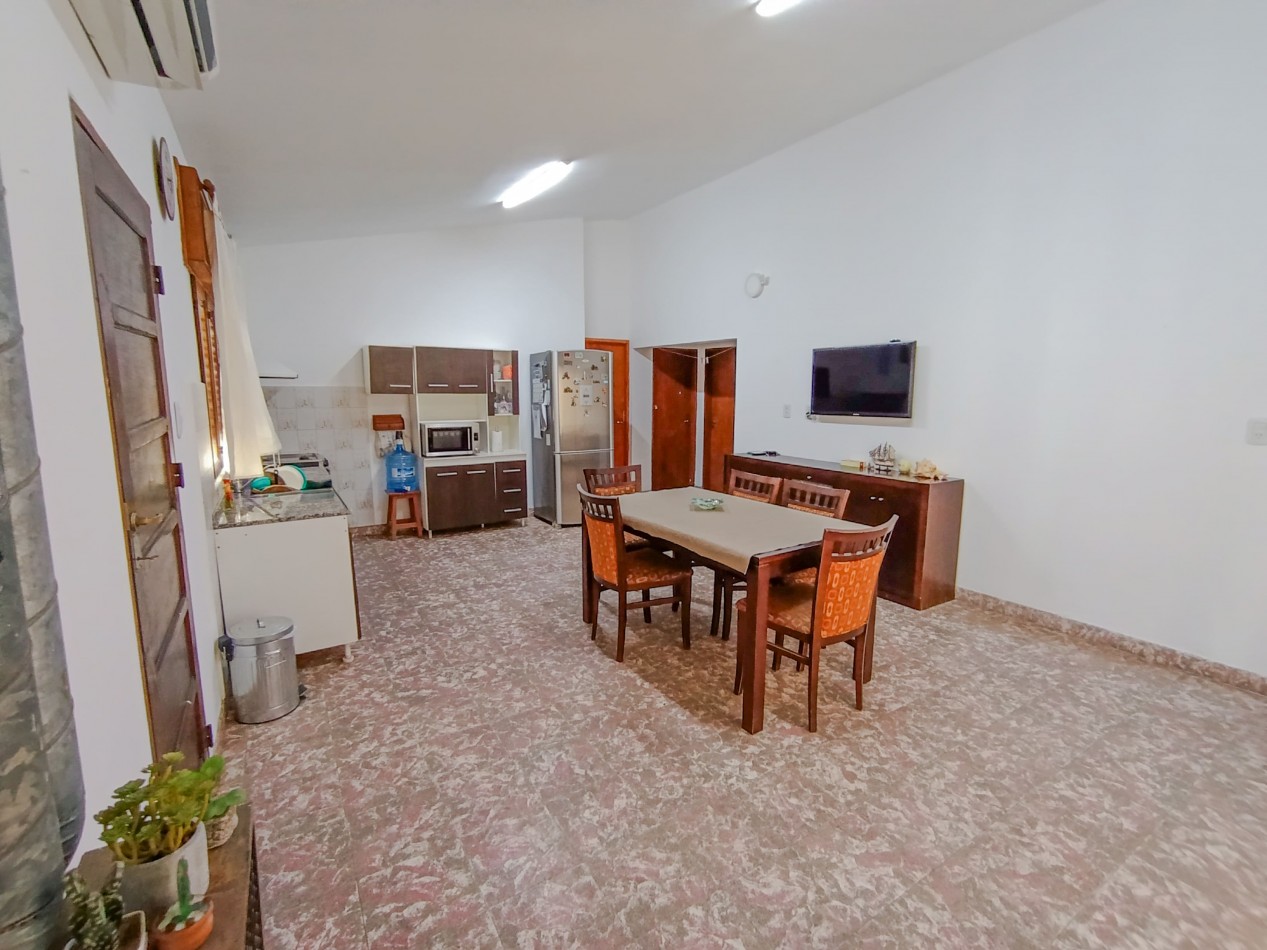 CASA ZONA CENTRICA CON GALPON