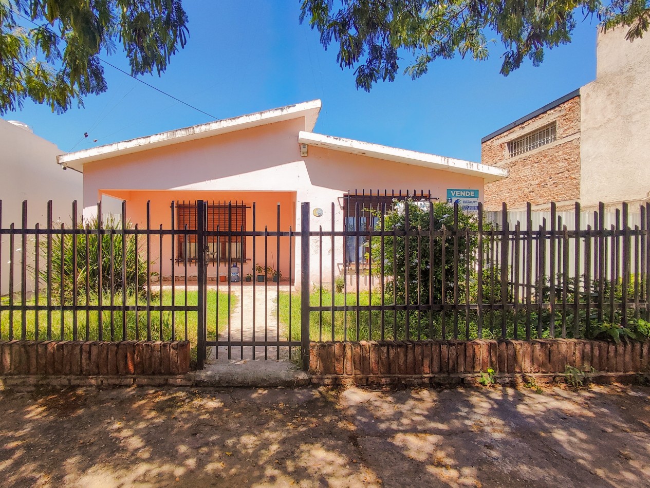 CASA ZONA CENTRICA CON GALPON
