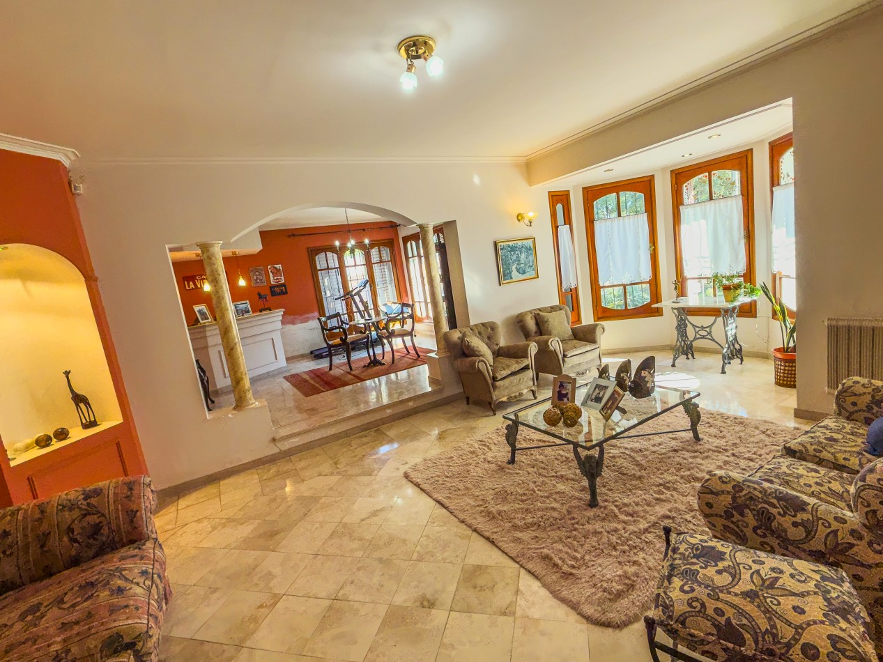 IMPONENTE CASA EN VENTA
