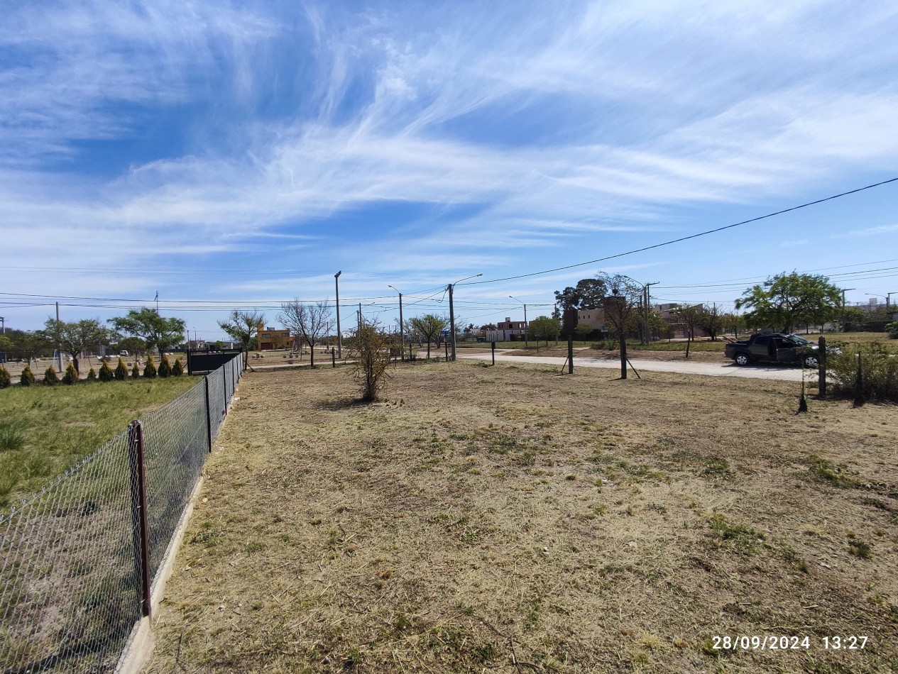 LOTE FRENTE A PLAZA TIERRAS DEL FUNDADOR