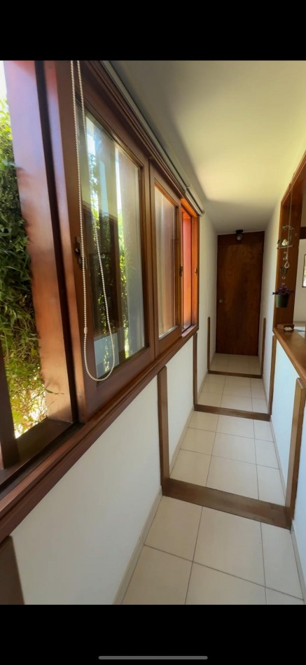 SE VENDE CASA CENTRICA CON PILETA Y OFICINAS COMERCIALES