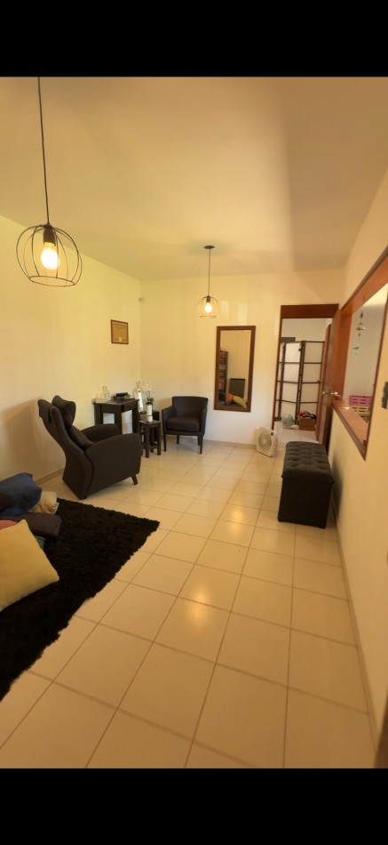 SE VENDE CASA CENTRICA CON PILETA Y OFICINAS COMERCIALES