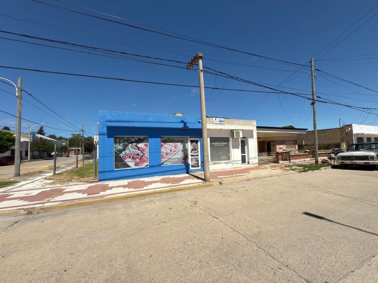 EN ALMAFUERTE , EXCELENTE INVERSION: DOS LOCALES CENTRICOS CON TERRENO LIBRE
