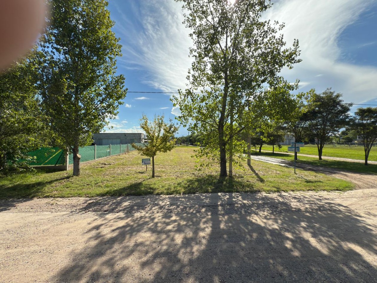 TIERRAS DEL FUNDADOR LOTE ESQUINA A TRES CUADRAS PLAYAS CHIC