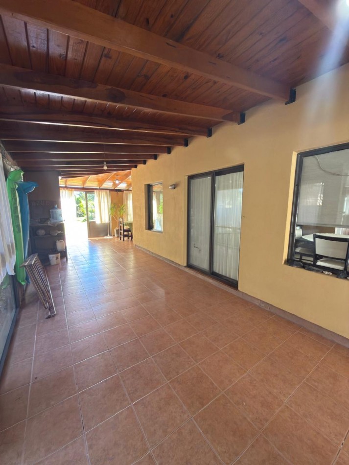 HERMOSA CASA CON PILETA EN B° PINARES