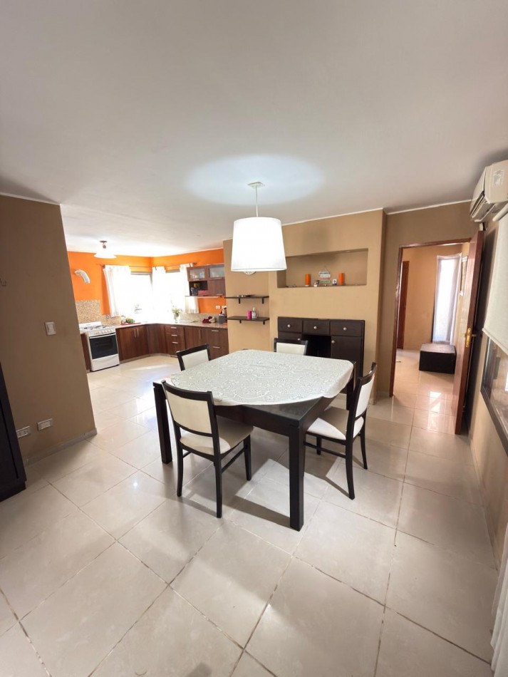 HERMOSA CASA CON PILETA EN B° PINARES