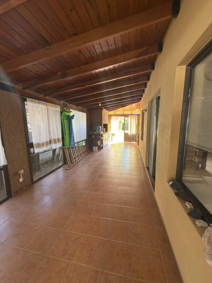 HERMOSA CASA CON PILETA EN B° PINARES