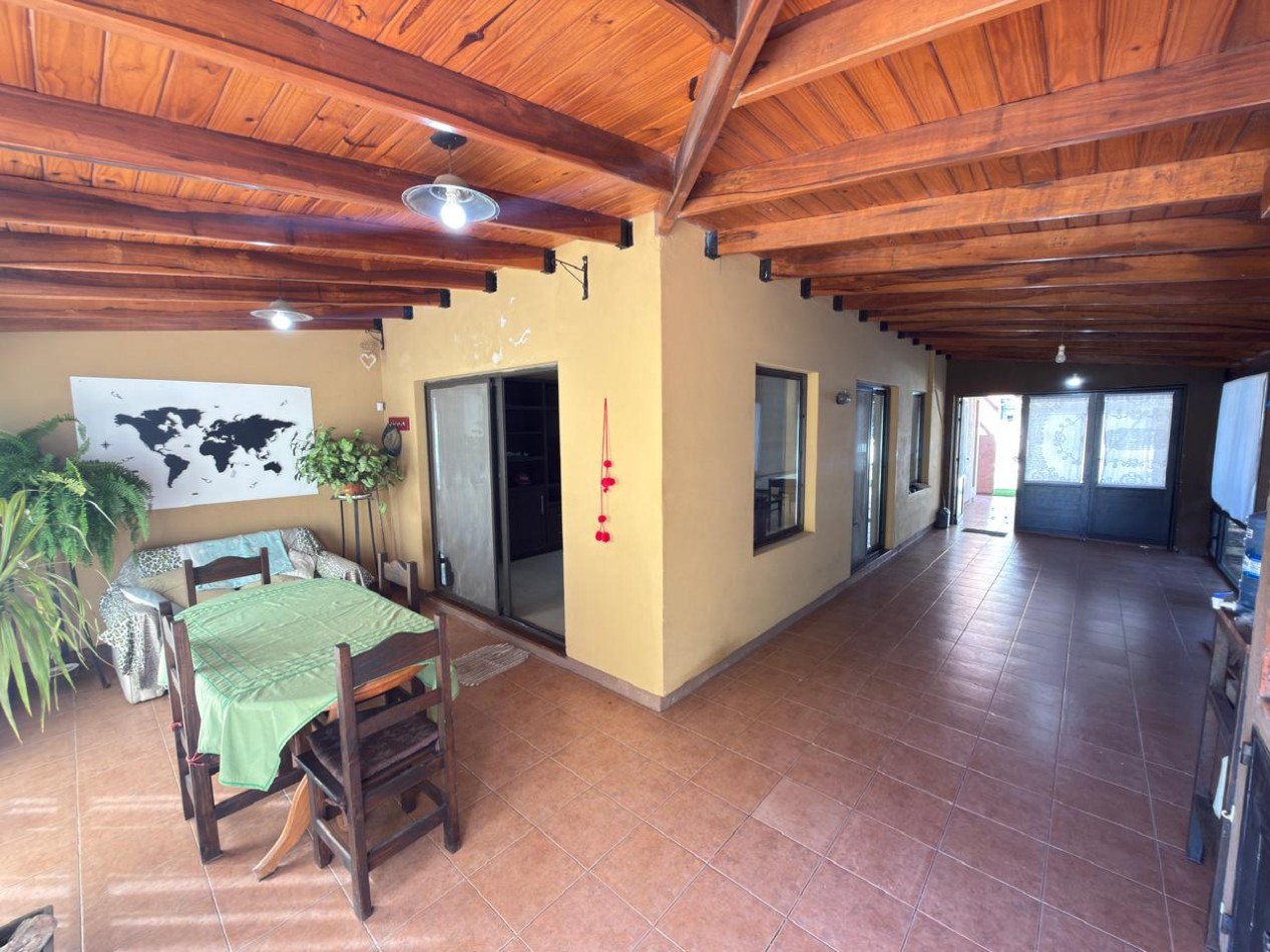 HERMOSA CASA CON PILETA EN B° PINARES