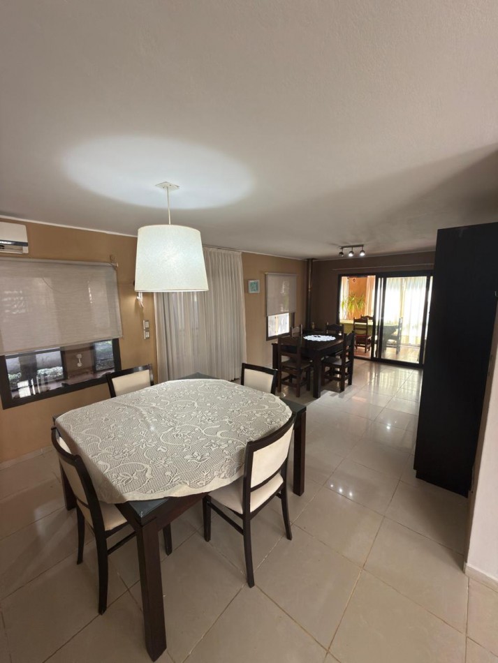 HERMOSA CASA CON PILETA EN B° PINARES