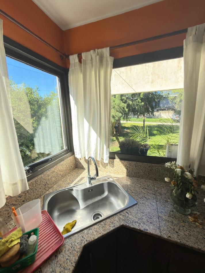 HERMOSA CASA CON PILETA EN B° PINARES
