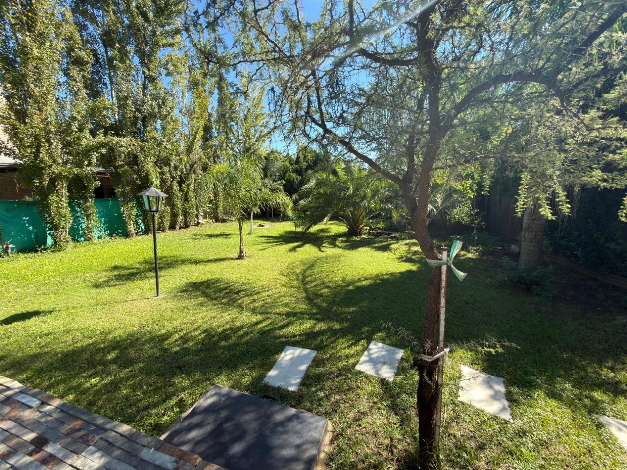 HERMOSA CASA CON PILETA EN B° PINARES