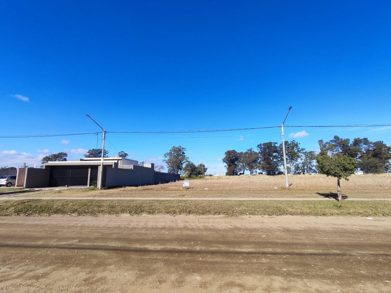 SE VENDE lote en Bo Villa Zoila, ciudad de Rio Tercero de 1000m2