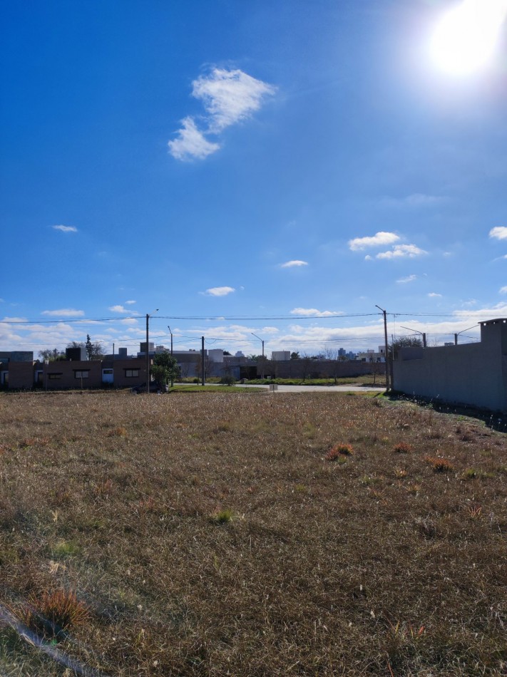 SE VENDE lote en Bo Villa Zoila, ciudad de Rio Tercero de 1000m2