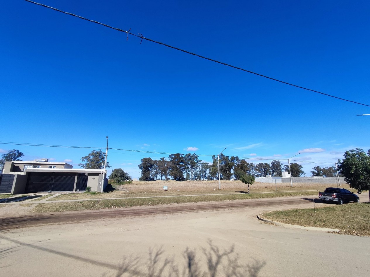 SE VENDE lote en Bo Villa Zoila, ciudad de Rio Tercero de 1000m2