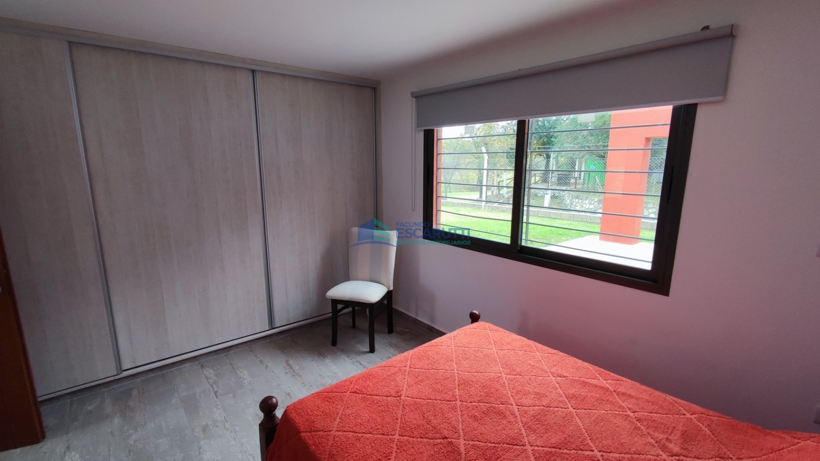 CASA EN LAS BAJADAS- FRENTE Y CON VISTA AL ARROYO