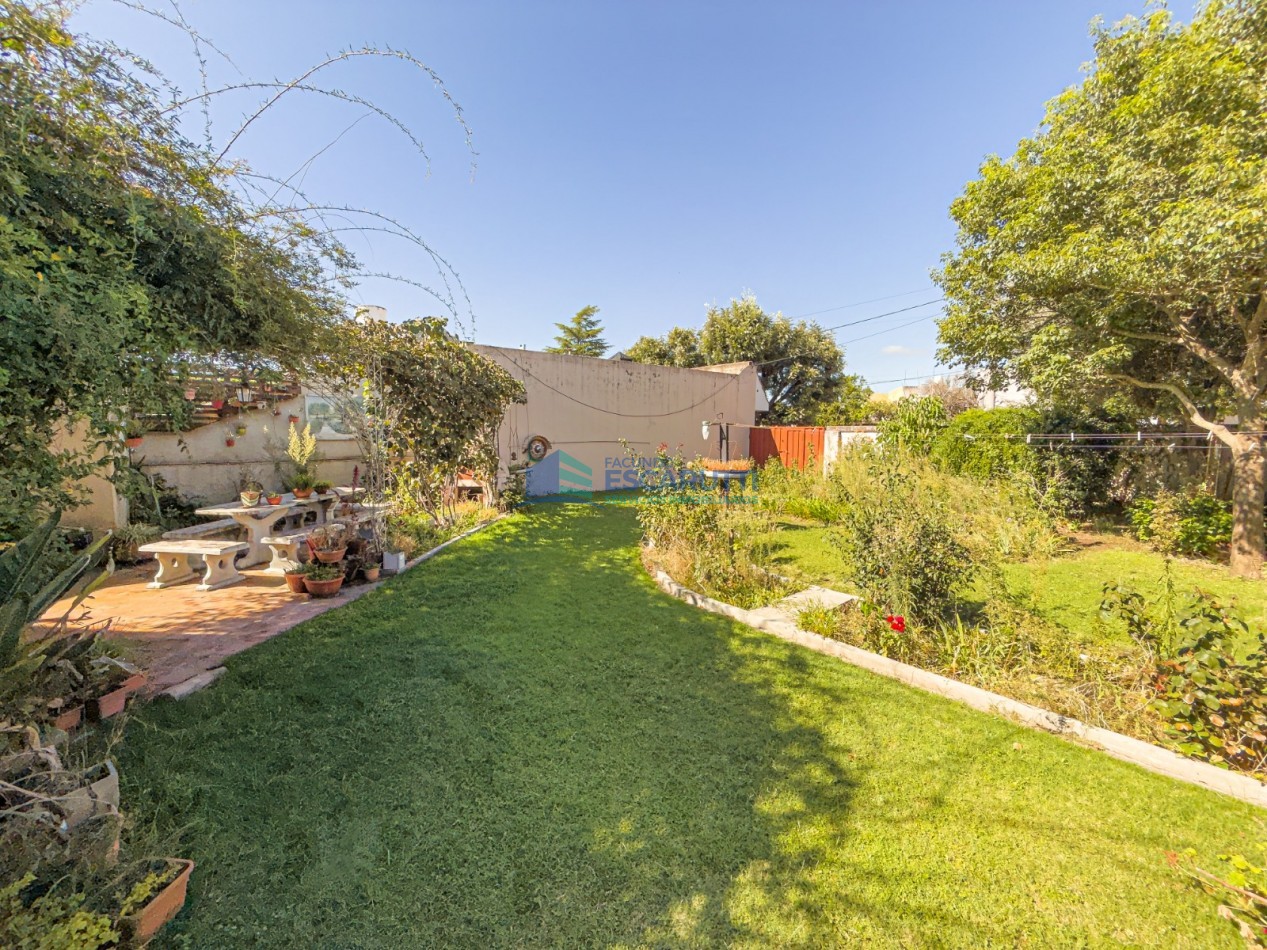 CASA CENTRICA TRES DORM+ DEPTO. MONOAMB. LOTE CON DOBLE SALIDA