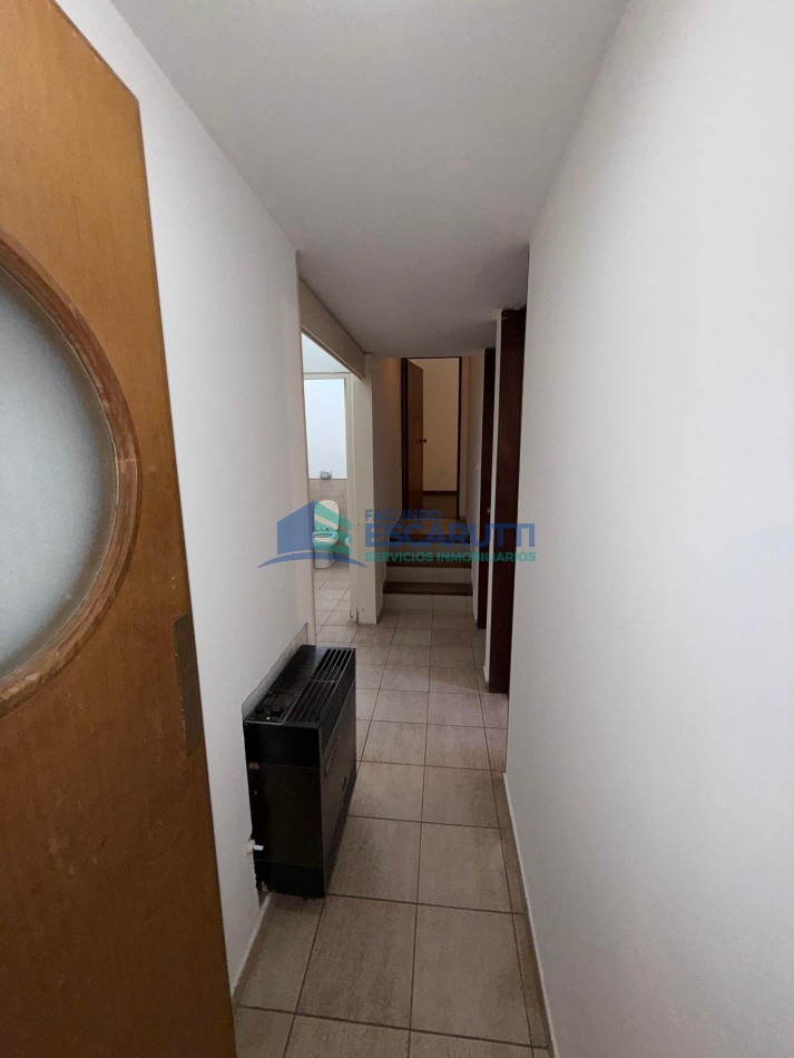 SE VENDE CASA CENTRICA CON PILETA Y OFICINAS COMERCIALES