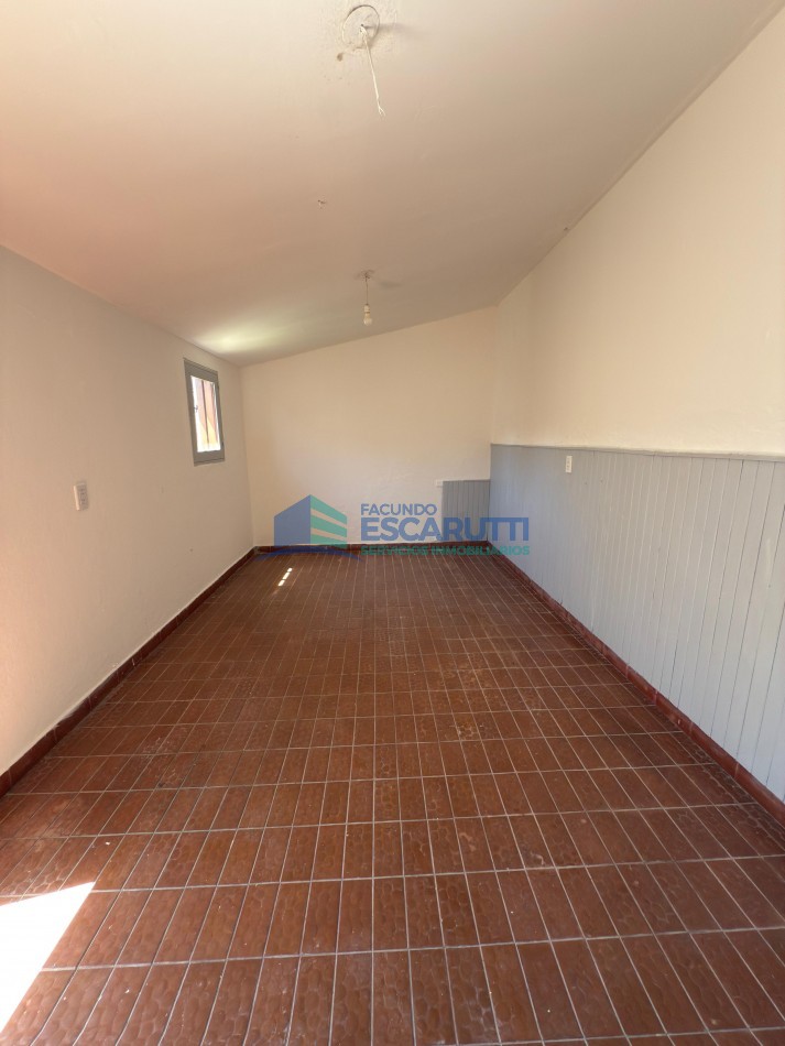 SE VENDE CASA CENTRICA CON PILETA Y OFICINAS COMERCIALES