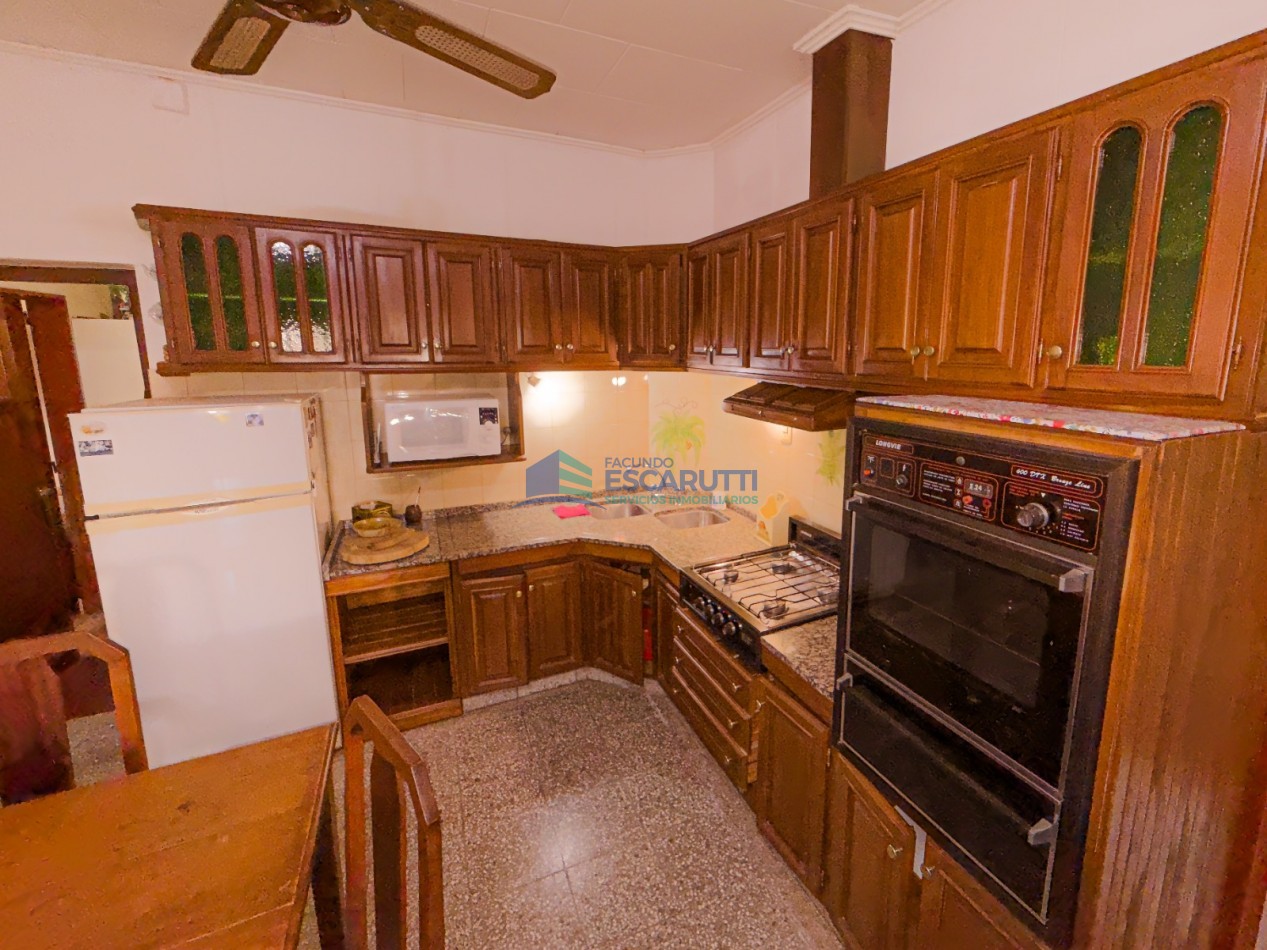 CASA CENTRICA TRES DORM+ DEPTO. MONOAMB. LOTE CON DOBLE SALIDA