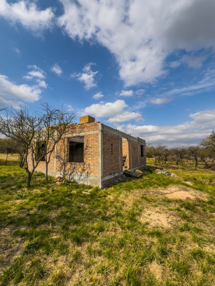 VIVIENDA EN CONSTRUCCION RUCALHUE LAS BAJADAS- FINANCIACION- SE RECIBE VEHICULO. 