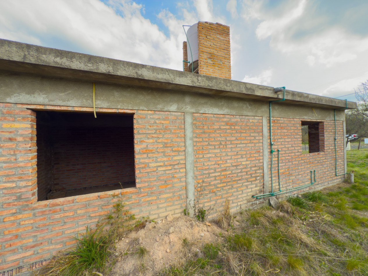 VIVIENDA EN CONSTRUCCION RUCALHUE LAS BAJADAS- FINANCIACION- SE RECIBE VEHICULO. 
