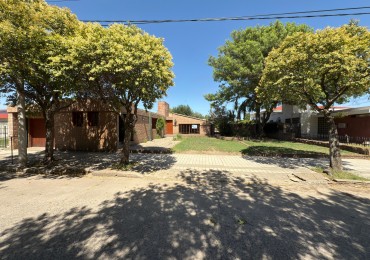 SE VENDE CASA CENTRICA CON PILETA Y OFICINAS COMERCIALES