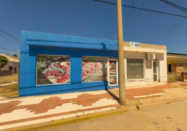 EN ALMAFUERTE , EXCELENTE INVERSION: DOS LOCALES CENTRICOS CON TERRENO LIBRE