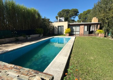 HERMOSA CASA CON PILETA EN B° PINARES