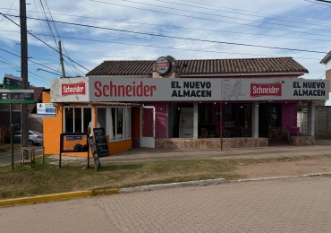 CASA CON LOCAL Y DEPTOS EN EMBALSE