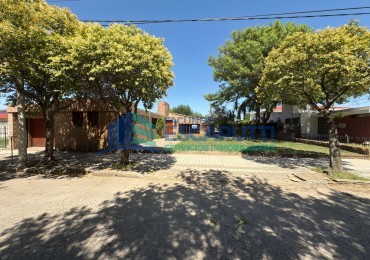 SE VENDE CASA CENTRICA CON PILETA Y OFICINAS COMERCIALES